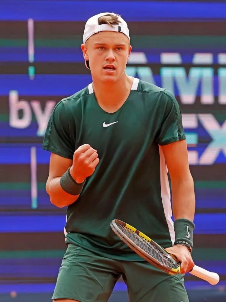 显得尤为务 显得尤为务