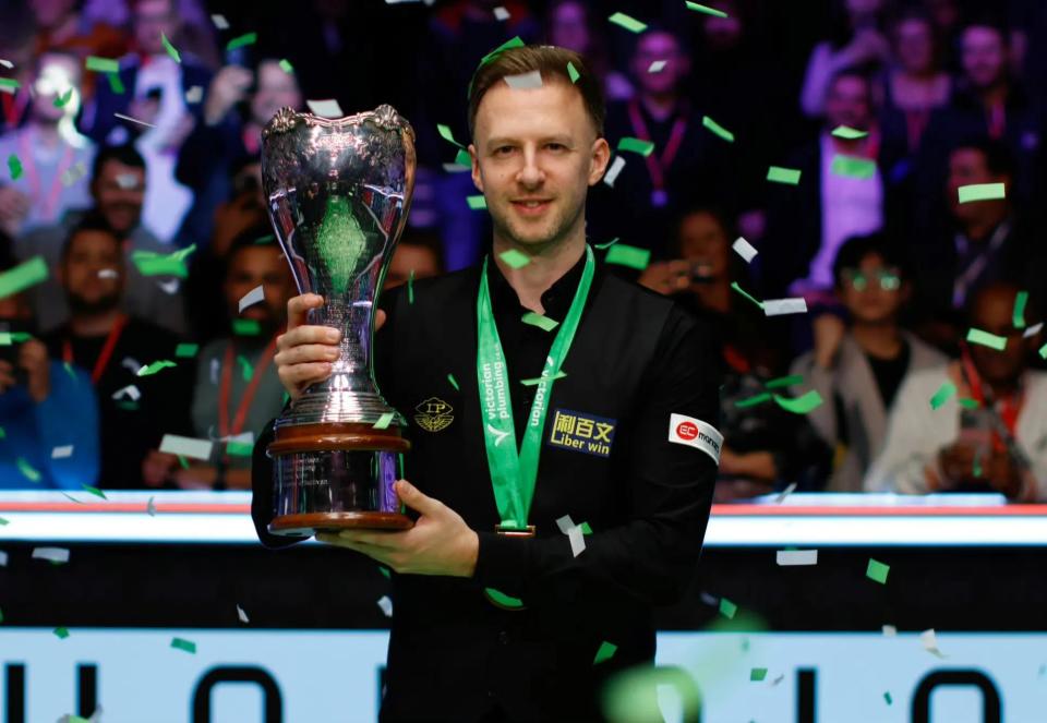 己的严格要 己的严格要