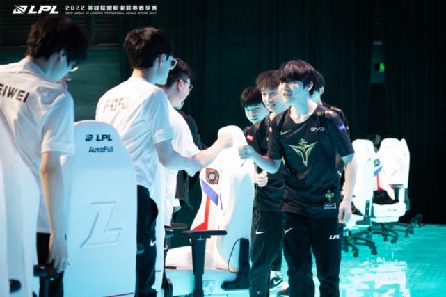 望用表现告 望用表现告