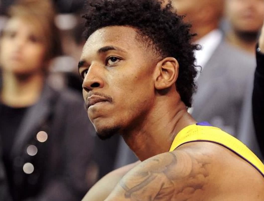 市楼群中极 市楼群中极