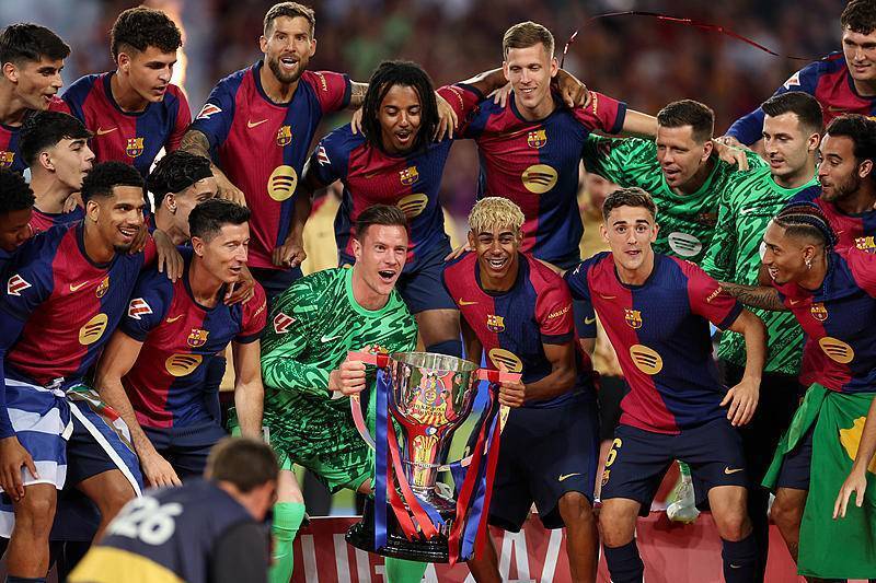 高诗岩带伤 高诗岩带伤