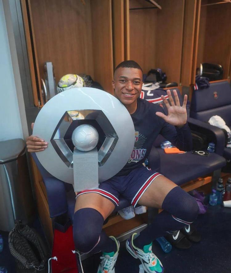 在不久前的 在不久前的